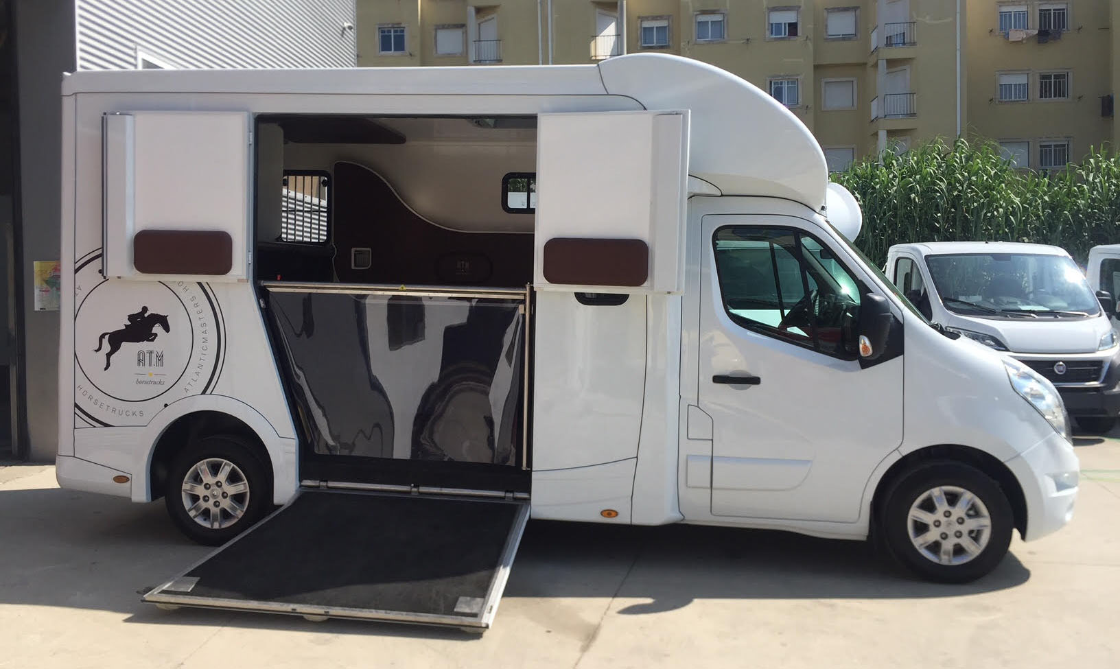 Le camion pour chevaux : le véhicule idéal pour transporter vos chevaux